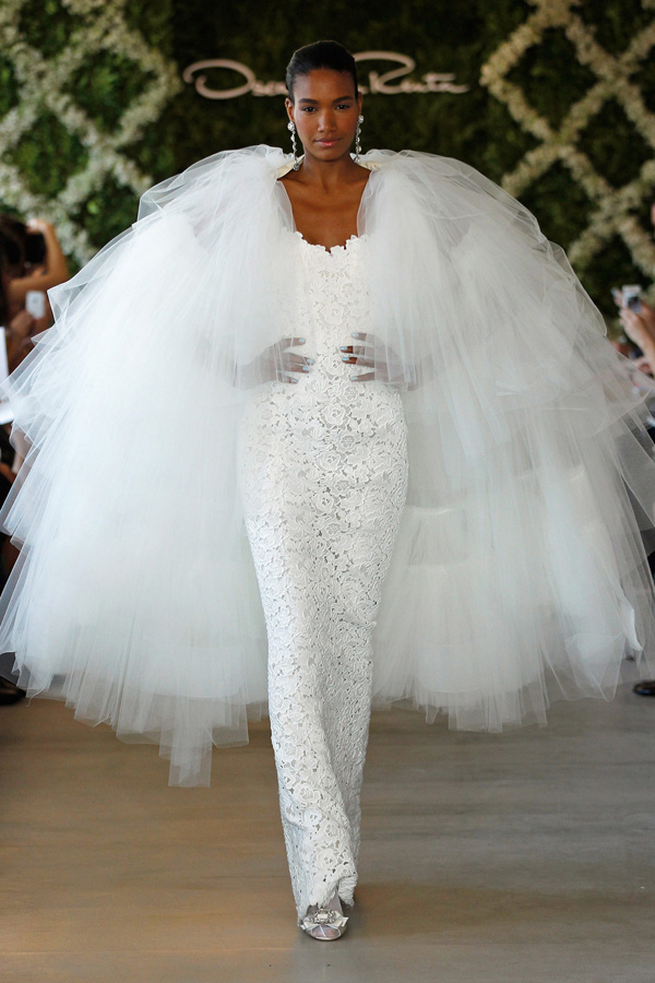 Oscar-de-la-Renta-Spring-2013-White-floral-bridal-gown